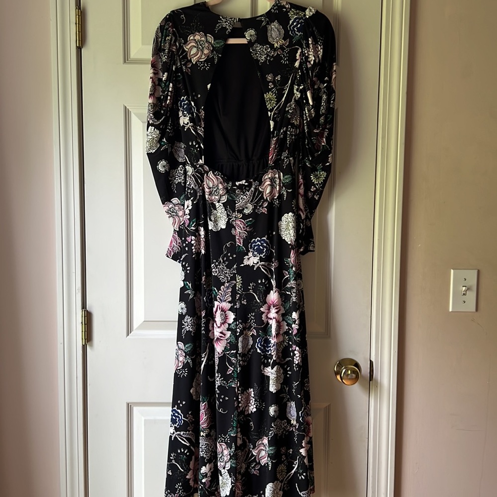 Dress - Picture 4 of 5